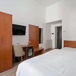 Principe Guesthouse Powered By Joyful Guesthouse